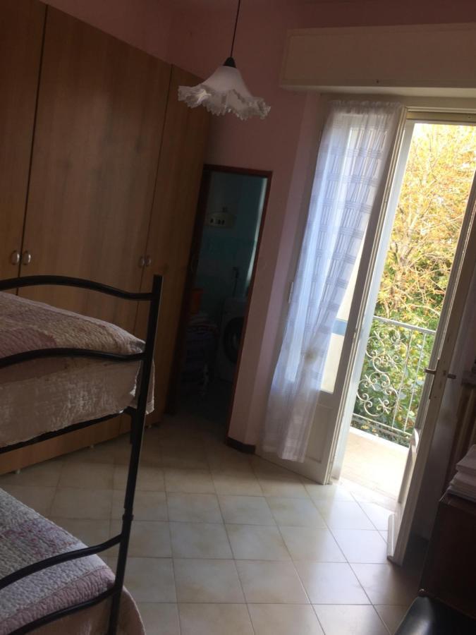 La Casa Di Clara Ombrellone Con 2 Lettini Al Lido San Giuliano Gratis E Parcheggio Privato Gratis Apartment Rimini Exterior photo